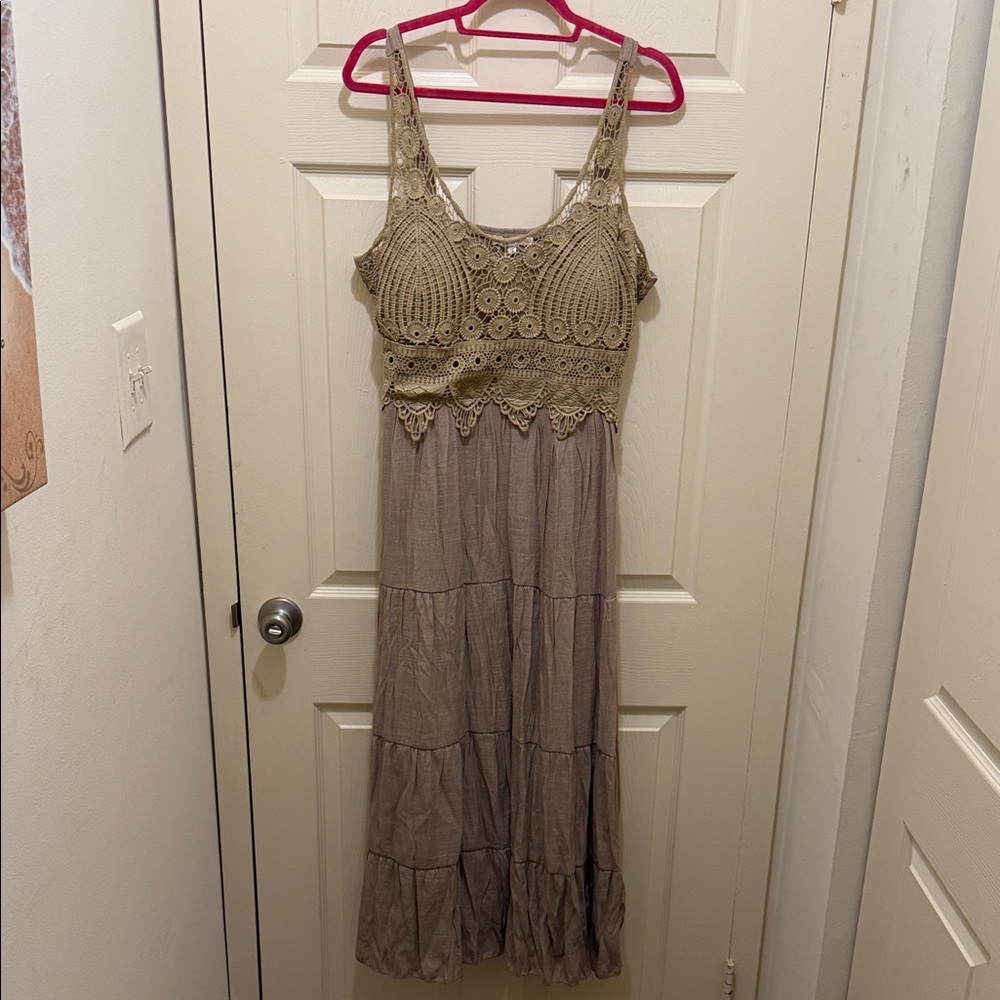 Chic Crochet Lace Maxi Dress in Beige